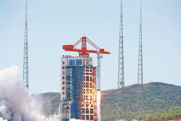 “微納雙星”搭載長征六號丙運載火箭在太原衛(wèi)星發(fā)射中心點火升空。 圖片由哈工大衛(wèi)星技術(shù)研究所提供